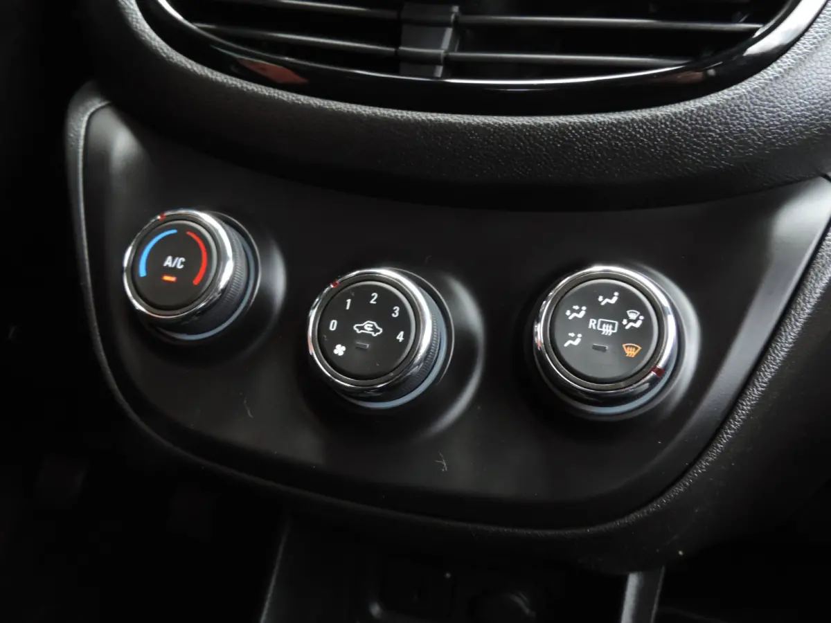 1.0 Online Edition 42.000km | CarPlay | PDC | 15'' | Priv.glas | Cruise contr | DAB | Bluetooth