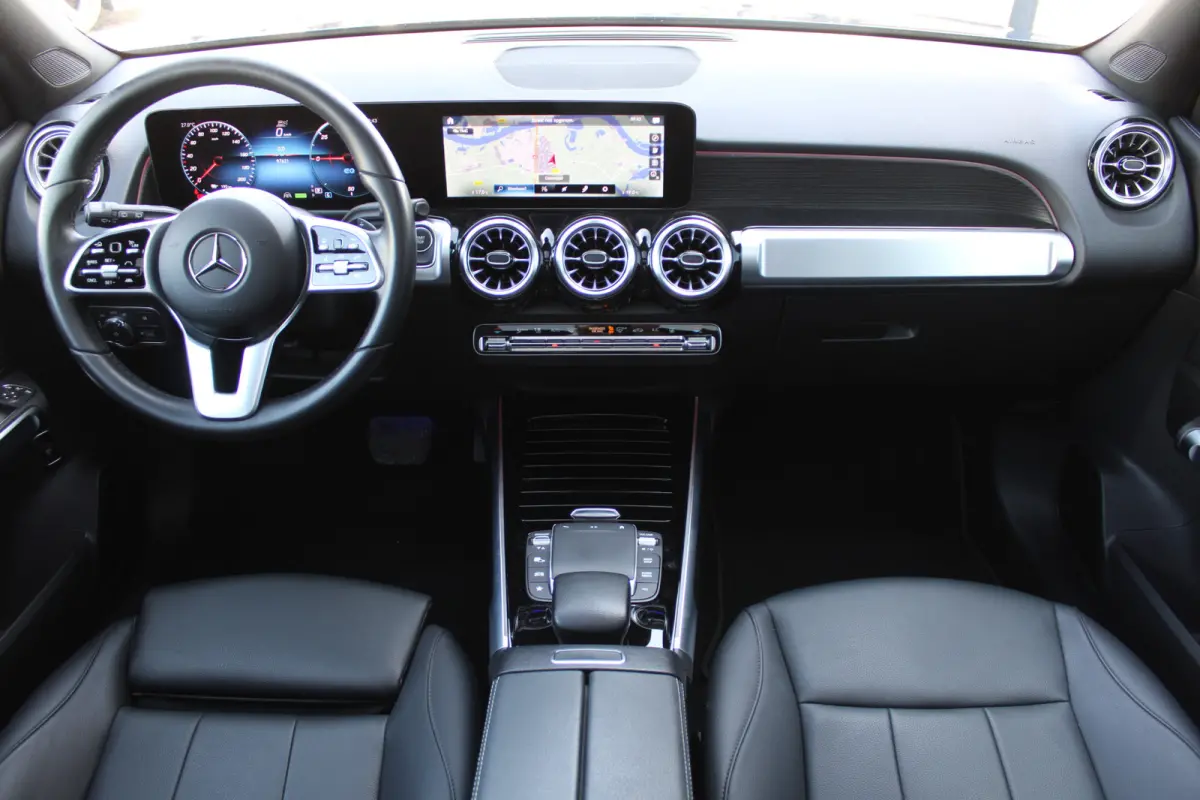 250 Luxury Line 7-PER 67 kWh PANORAMADAK LEDER DISTRONIC SFEER CAMERA KEY-LESS GO