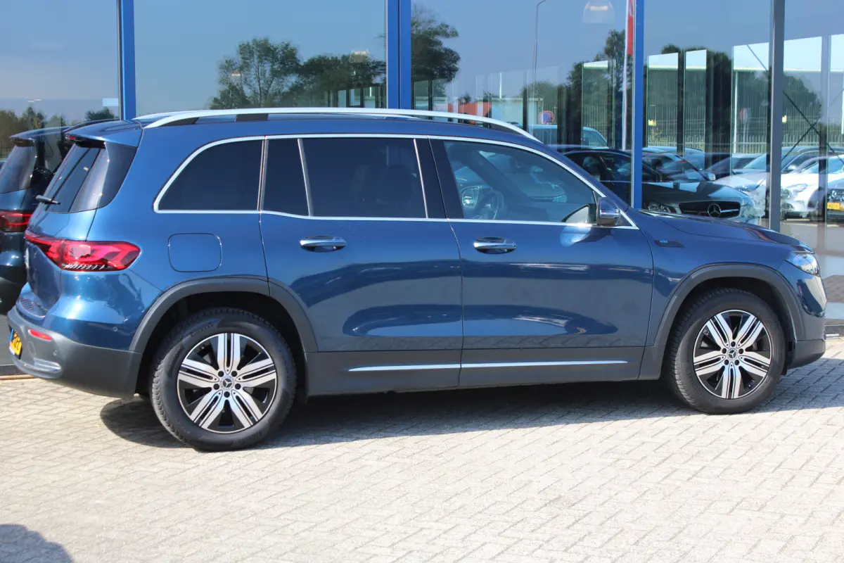 250 Luxury Line 7-PER 67 kWh PANORAMADAK LEDER DISTRONIC SFEER CAMERA KEY-LESS GO