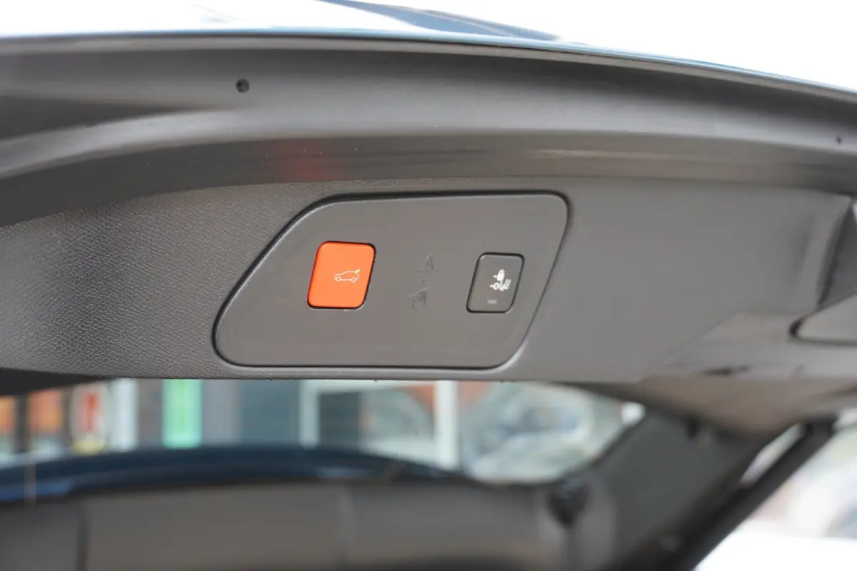 1.6 HYbrid Allure Business NAP Clima/Cruise/Cam