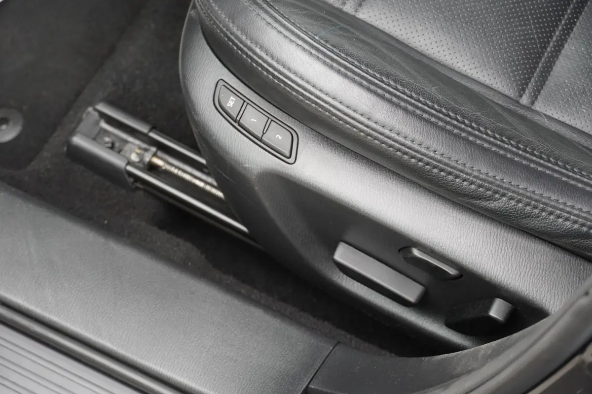 2.0 SkyActiv-G 165PK NAP Leder/BOSE/Navi