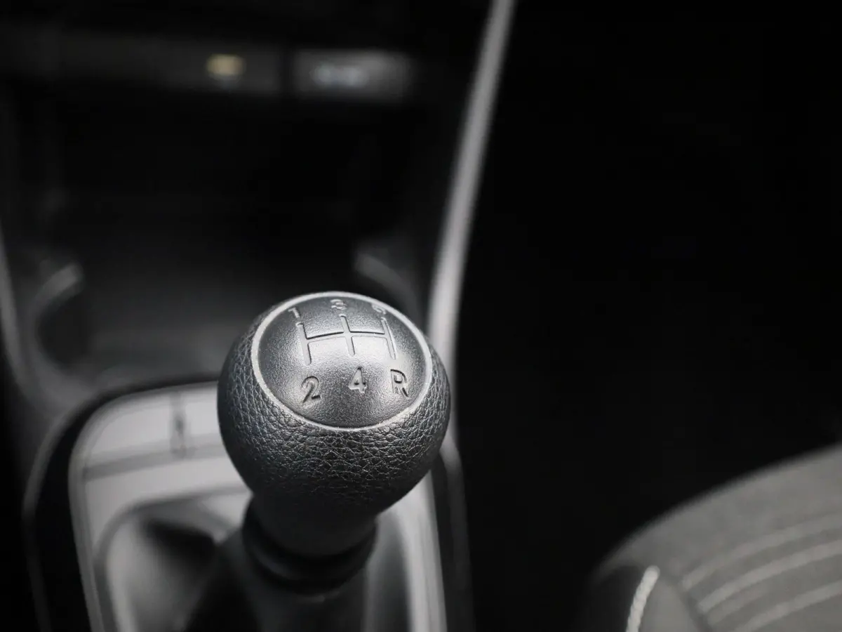 1.0 MPI 67 Pure | APPLE CARPLAY | AIRCO | BLUETOOTH | CENTRALE DEUR VERGRENDELING | 5-DEURS | RADIO | MULTIFUNCTIONEEL STUURWIEL |