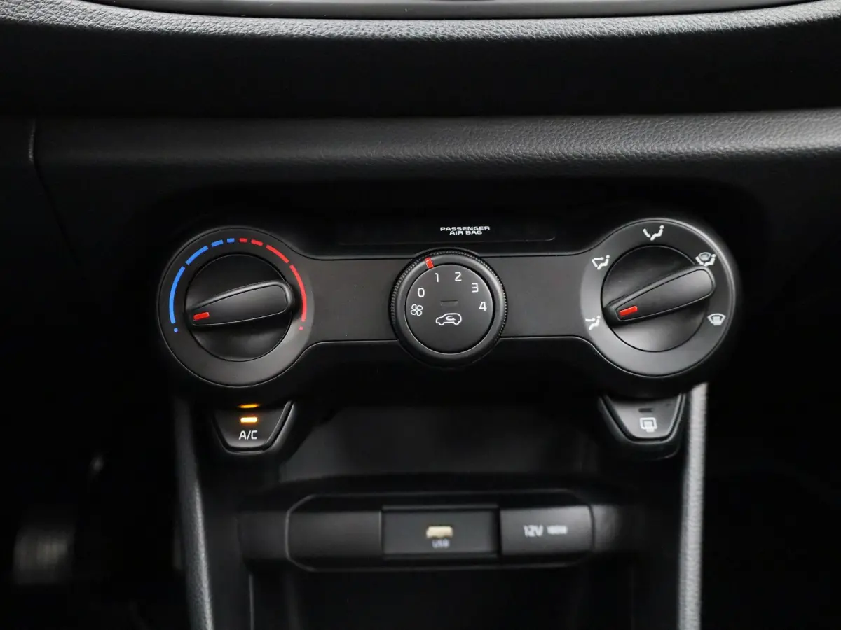 1.0 MPI 67 Pure | APPLE CARPLAY | AIRCO | BLUETOOTH | CENTRALE DEUR VERGRENDELING | 5-DEURS | RADIO | MULTIFUNCTIONEEL STUURWIEL |