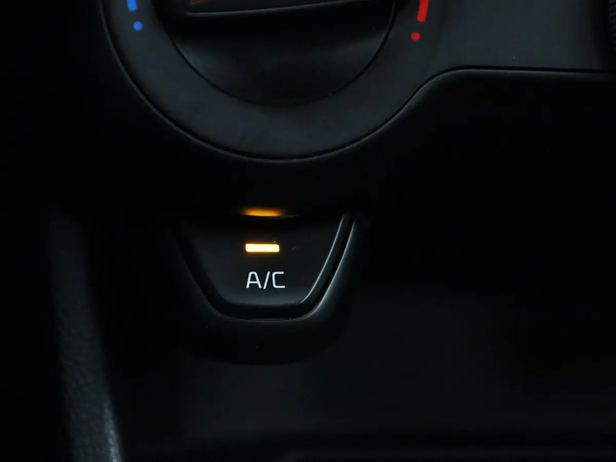 1.0 MPI 67 Pure | APPLE CARPLAY | AIRCO | BLUETOOTH | CENTRALE DEUR VERGRENDELING | 5-DEURS | RADIO | MULTIFUNCTIONEEL STUURWIEL |