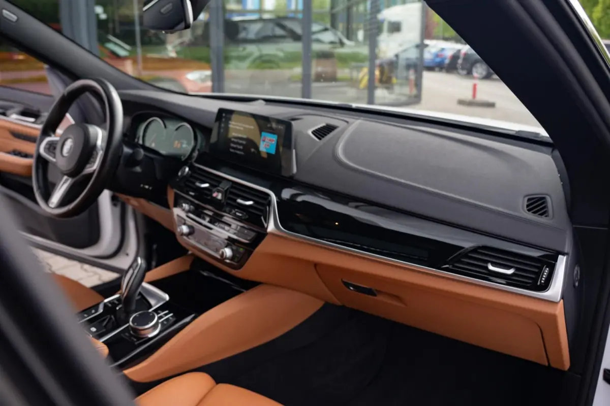 Gran Turismo 640i xDrive M-Sport|Panoramadak|Trekhaak|CarPlay|Harmen&Kardon|HUD|Memory|Ambiente|High Executive|Full Option|Dealer Onderhouden