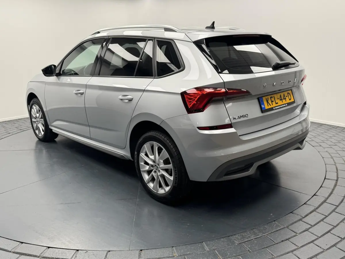 1.0 TSi Edition Automaat-Navigatie-Adapt.Cr.contr-Clima-Camera-Carplay-Parkeersensoren-Trekhaak-Lm17''velgen-Virtual