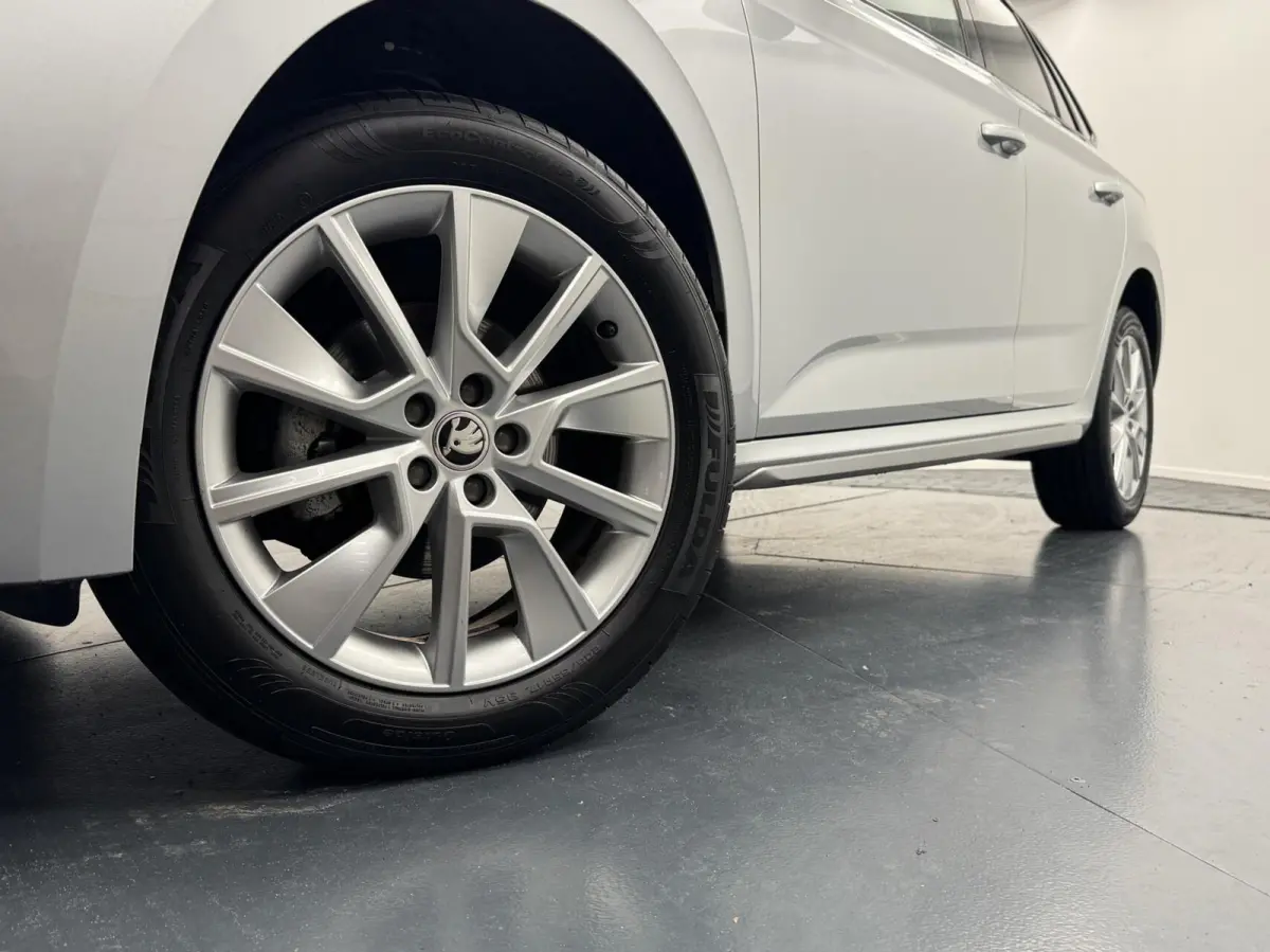 1.0 TSi Edition Automaat-Navigatie-Adapt.Cr.contr-Clima-Camera-Carplay-Parkeersensoren-Trekhaak-Lm17''velgen-Virtual