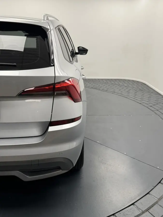 1.0 TSi Edition Automaat-Navigatie-Adapt.Cr.contr-Clima-Camera-Carplay-Parkeersensoren-Trekhaak-Lm17''velgen-Virtual