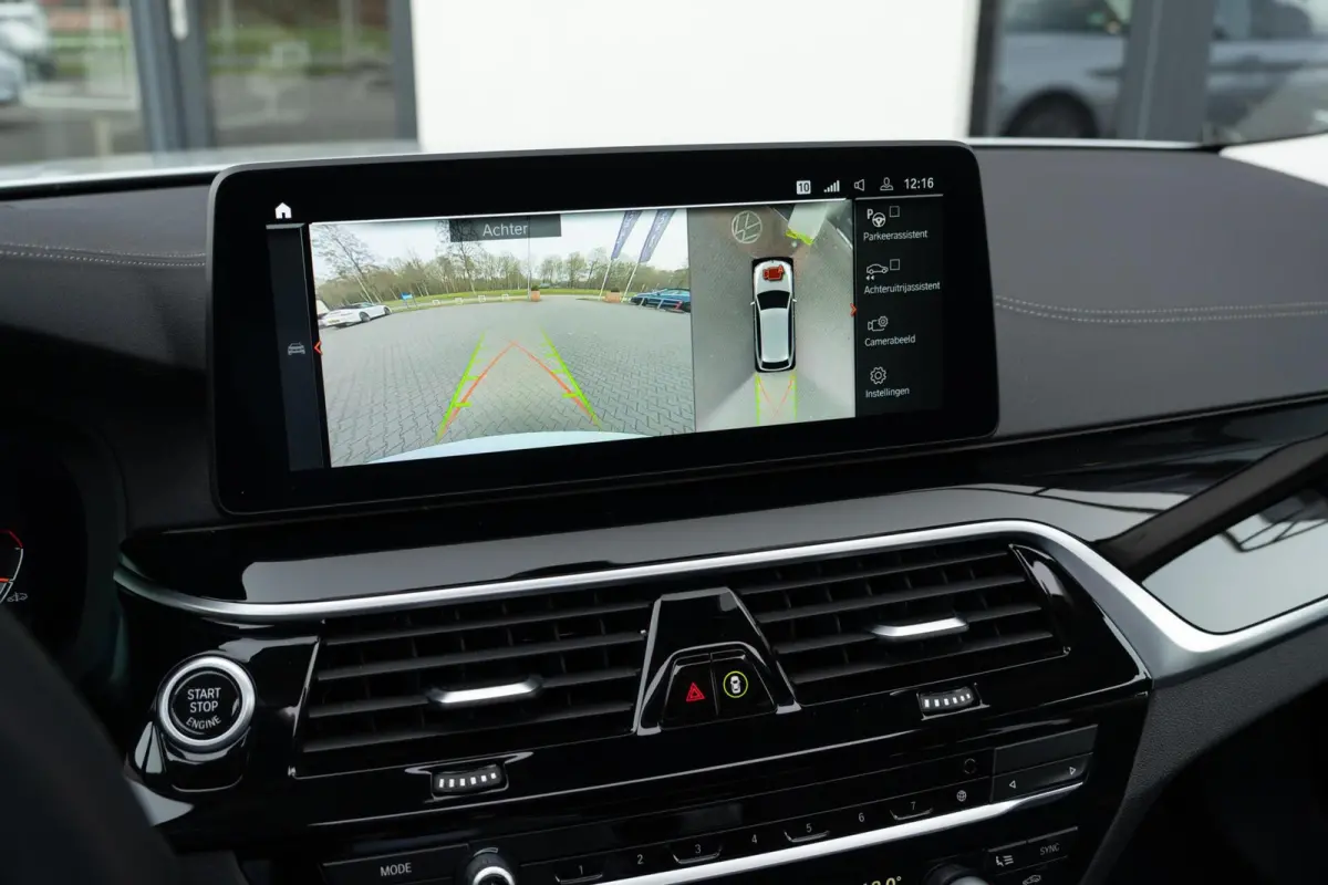 540i xDrive Facelift|M-Sport|Achterasbesturing|Laser LED|Panoramadak|Head Up|CarPlay|DAB|High Executive|Dealer Onderhouden