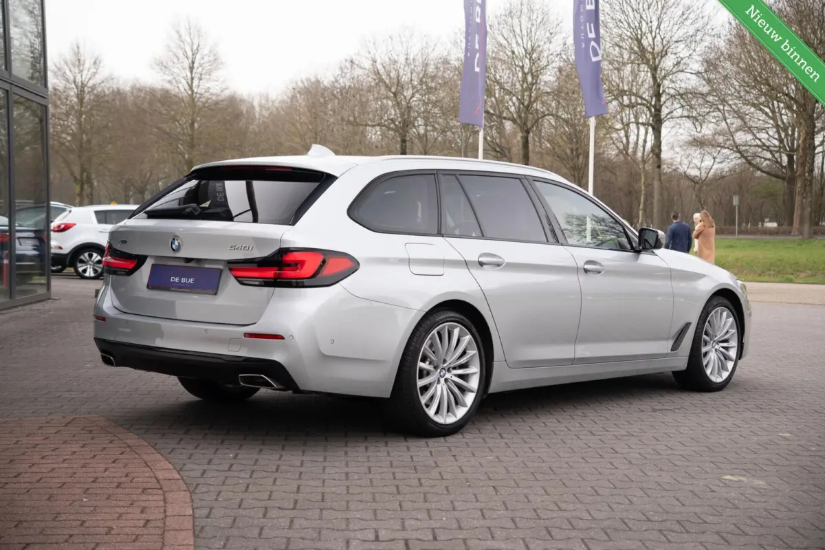 540i xDrive Facelift|M-Sport|Achterasbesturing|Laser LED|Panoramadak|Head Up|CarPlay|DAB|High Executive|Dealer Onderhouden