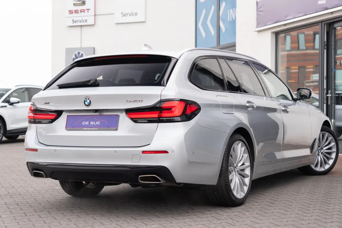 540i xDrive Facelift|M-Sport|Achterasbesturing|Laser LED|Panoramadak|Head Up|CarPlay|DAB|High Executive|Dealer Onderhouden