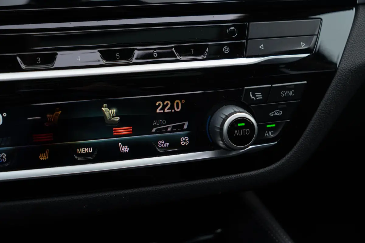 540i xDrive Facelift|M-Sport|Achterasbesturing|Laser LED|Panoramadak|Head Up|CarPlay|DAB|High Executive|Dealer Onderhouden