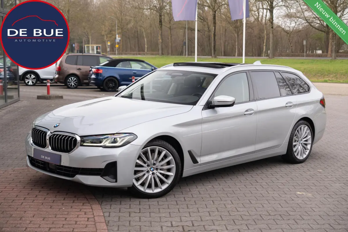 540i xDrive Facelift|M-Sport|Achterasbesturing|Laser LED|Panoramadak|Head Up|CarPlay|DAB|High Executive|Dealer Onderhouden