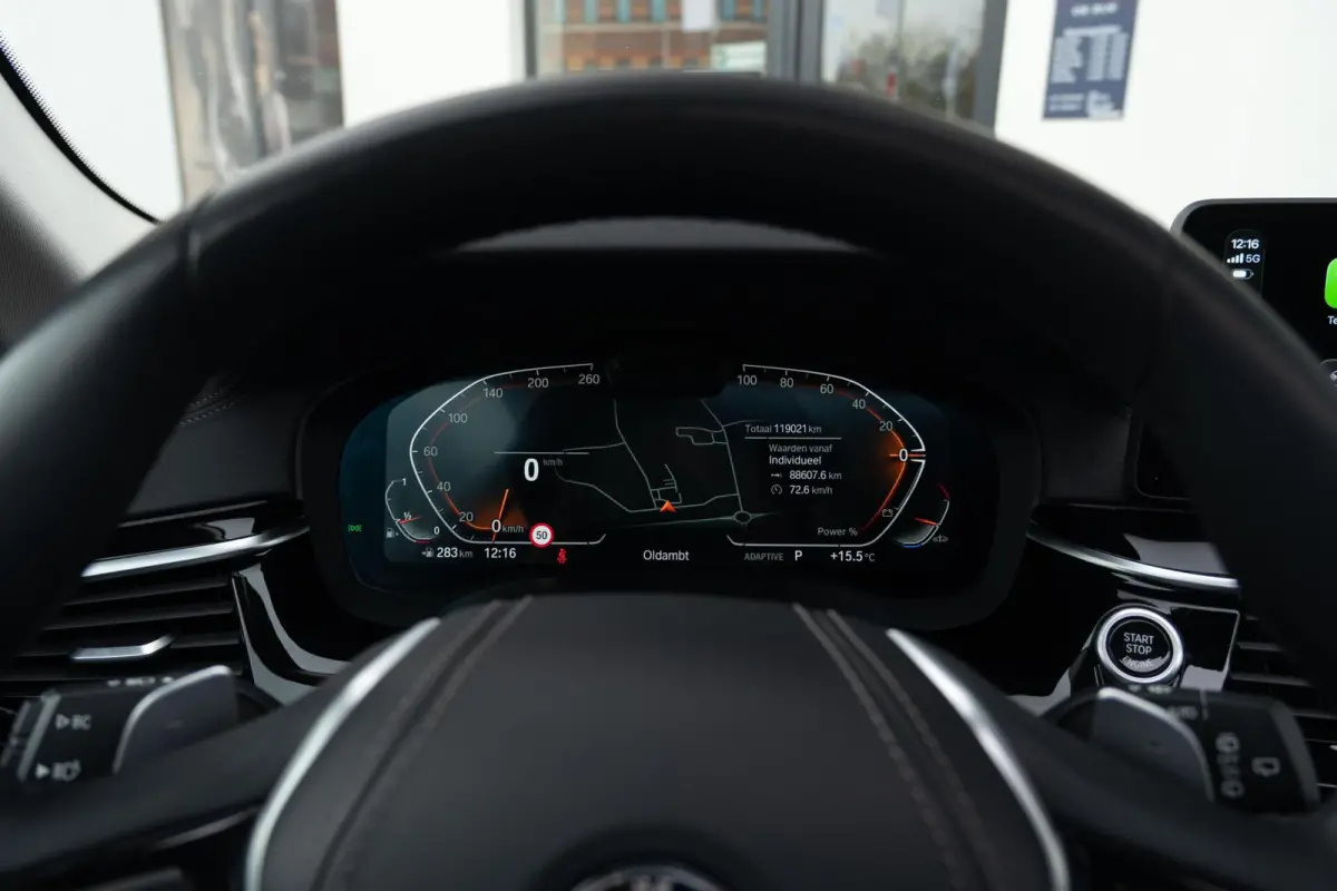 540i xDrive Facelift|M-Sport|Achterasbesturing|Laser LED|Panoramadak|Head Up|CarPlay|DAB|High Executive|Dealer Onderhouden