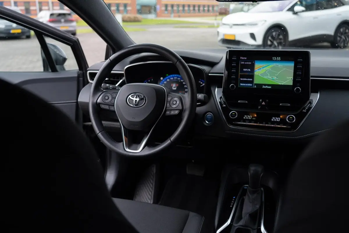 1.8 Hybrid First Edition|Org NL NAP|1ste Eig|Trekhaak|Automaat|LED|Adaptive Cruise|Camera|Dealer Onderhouden