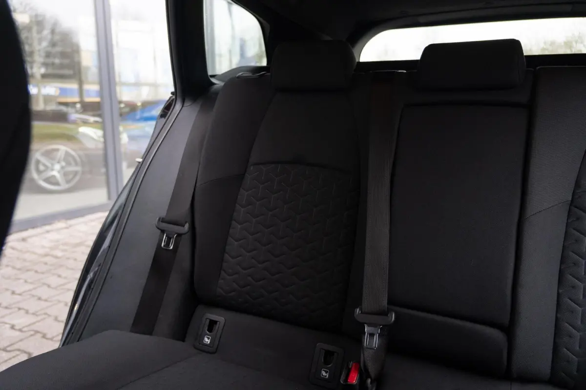 1.8 Hybrid First Edition|Org NL NAP|1ste Eig|Trekhaak|Automaat|LED|Adaptive Cruise|Camera|Dealer Onderhouden