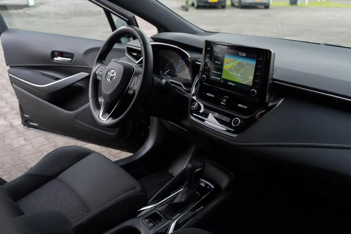 1.8 Hybrid First Edition|Org NL NAP|1ste Eig|Trekhaak|Automaat|LED|Adaptive Cruise|Camera|Dealer Onderhouden