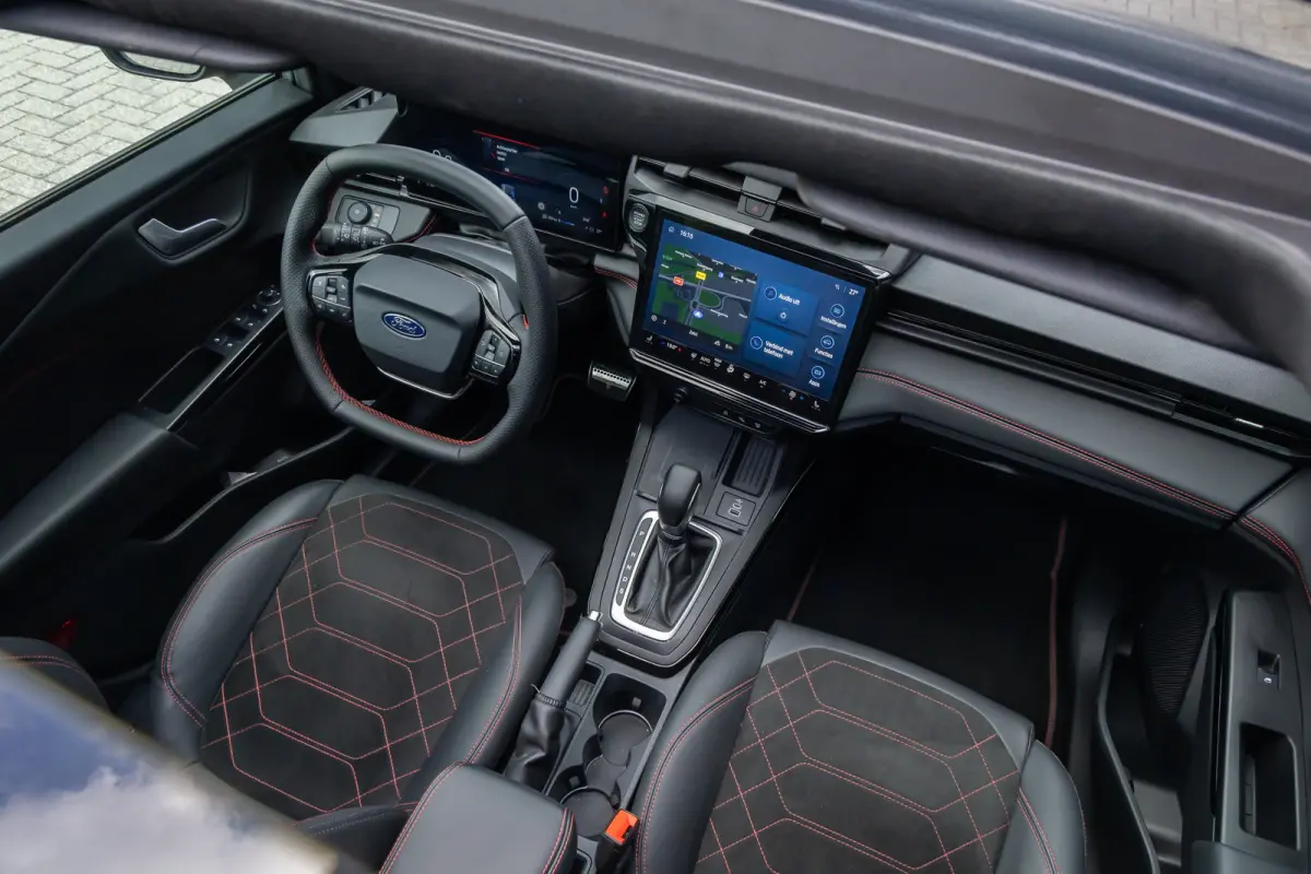 1.0 EcoBoost ST-Line X | Panoramadak | Adaptieve cruise | Matrix LED | B&O Audio | 360 camera | 19 INCH | Winter-pack