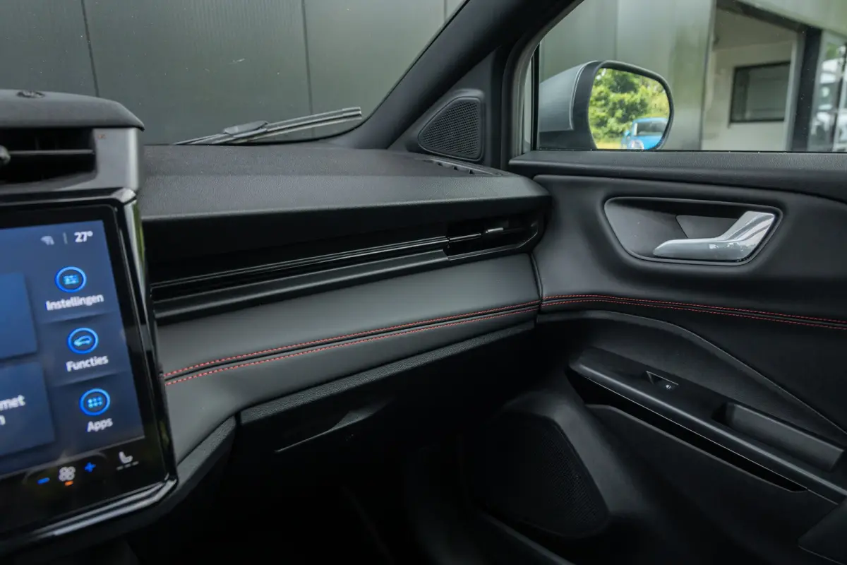 1.0 EcoBoost ST-Line X | Panoramadak | Adaptieve cruise | Matrix LED | B&O Audio | 360 camera | 19 INCH | Winter-pack