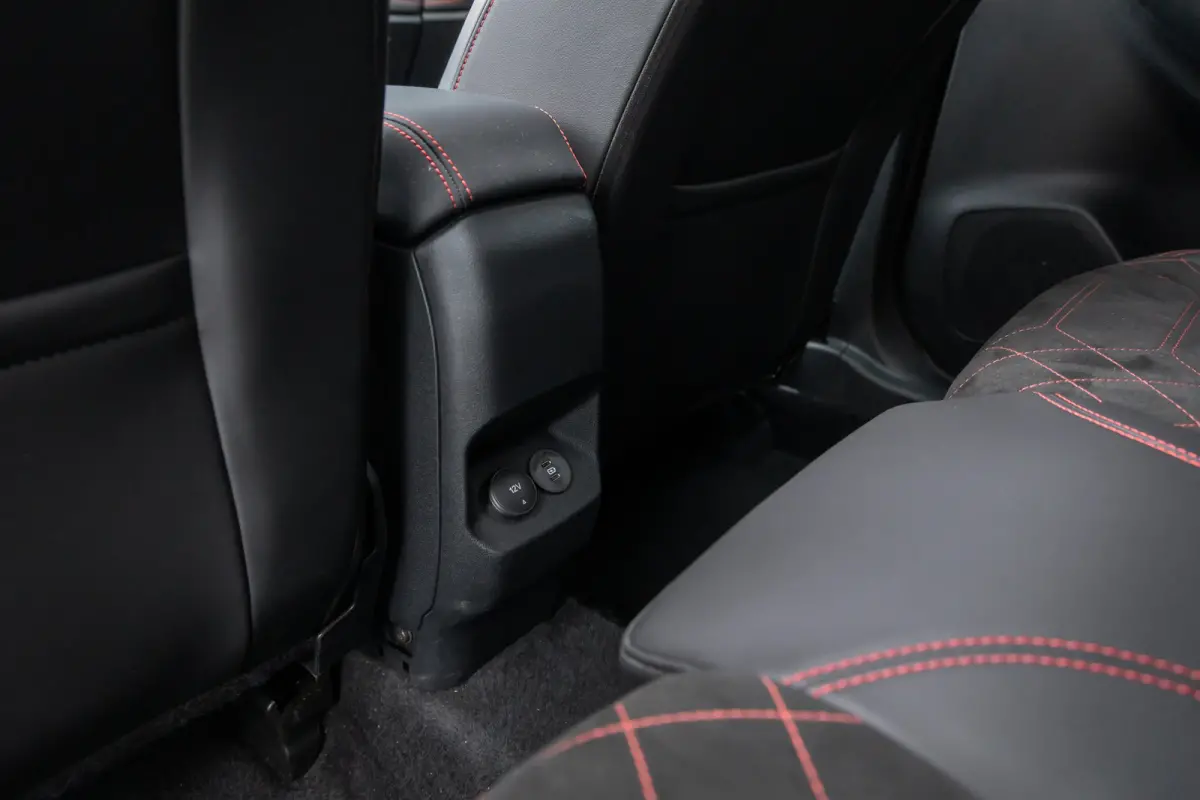 1.0 EcoBoost ST-Line X | Panoramadak | Adaptieve cruise | Matrix LED | B&O Audio | 360 camera | 19 INCH | Winter-pack