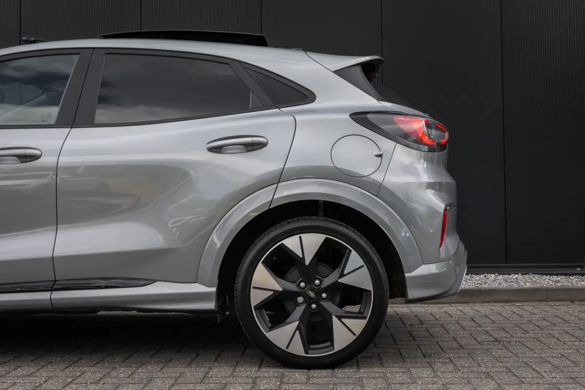 1.0 EcoBoost ST-Line X | Panoramadak | Adaptieve cruise | Matrix LED | B&O Audio | 360 camera | 19 INCH | Winter-pack