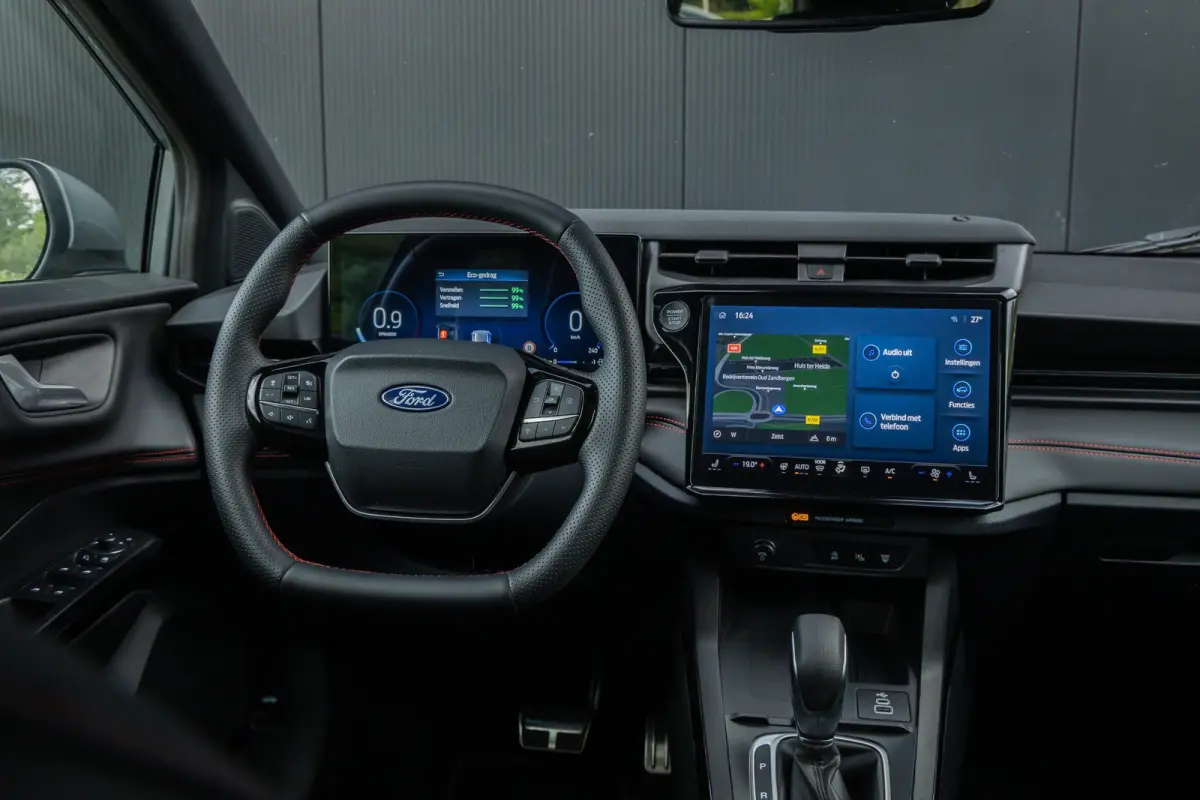 1.0 EcoBoost ST-Line X | Panoramadak | Adaptieve cruise | Matrix LED | B&O Audio | 360 camera | 19 INCH | Winter-pack