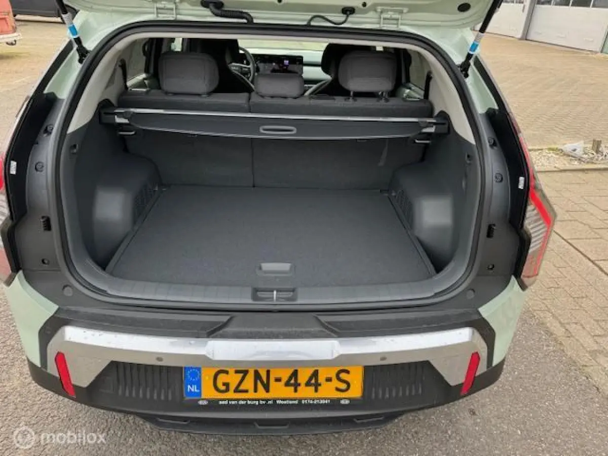 Plus Nieuwprijs € 39.950,- nu € 4.000,- Demo korting , € 29.700 ex btw , Volledig electrisch rijden , mooie luxe uitvoering 7 jaar fabrieks garantie