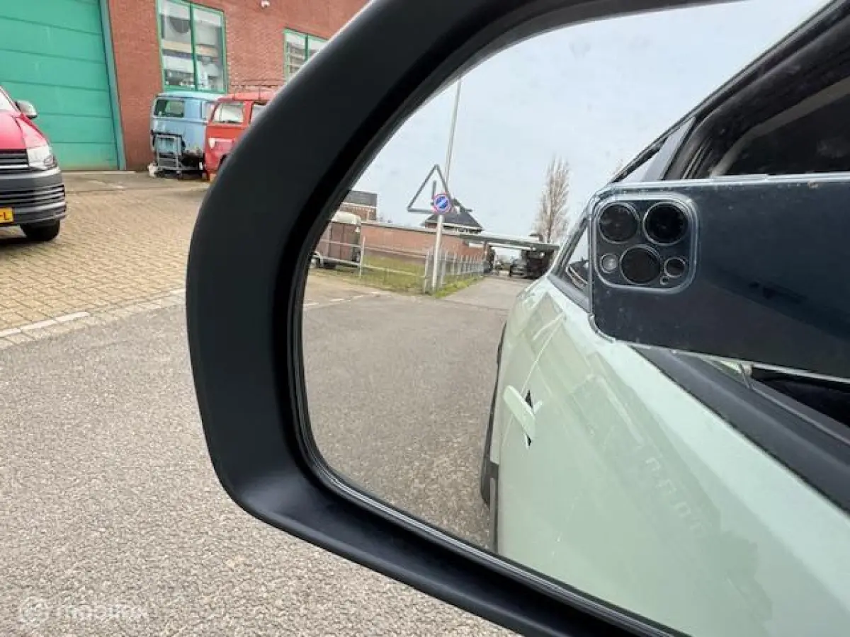 Plus Nieuwprijs € 39.950,- nu € 4.000,- Demo korting , € 29.700 ex btw , Volledig electrisch rijden , mooie luxe uitvoering 7 jaar fabrieks garantie