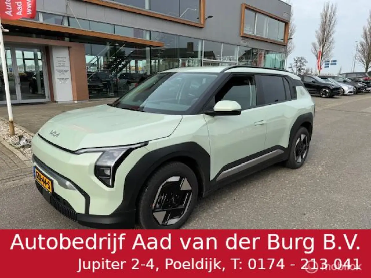 Plus Nieuwprijs € 39.950,- nu € 4.000,- Demo korting , € 29.700 ex btw , Volledig electrisch rijden , mooie luxe uitvoering 7 jaar fabrieks garantie