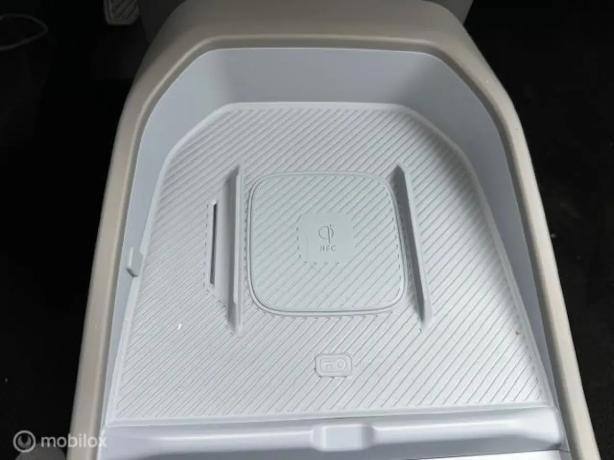 Plus Nieuwprijs € 39.950,- nu € 4.000,- Demo korting , € 29.700 ex btw , Volledig electrisch rijden , mooie luxe uitvoering 7 jaar fabrieks garantie
