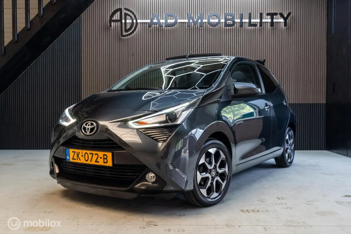 1.0 VVT-i x-cite Cabrio, Camera, Airco, DAB+