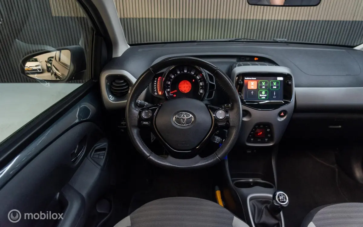 1.0 VVT-i x-cite Cabrio, Camera, Airco, DAB+