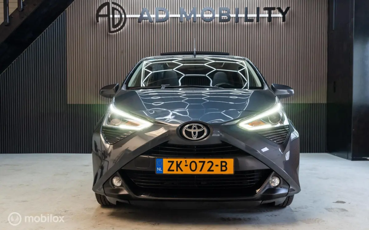 1.0 VVT-i x-cite Cabrio, Camera, Airco, DAB+