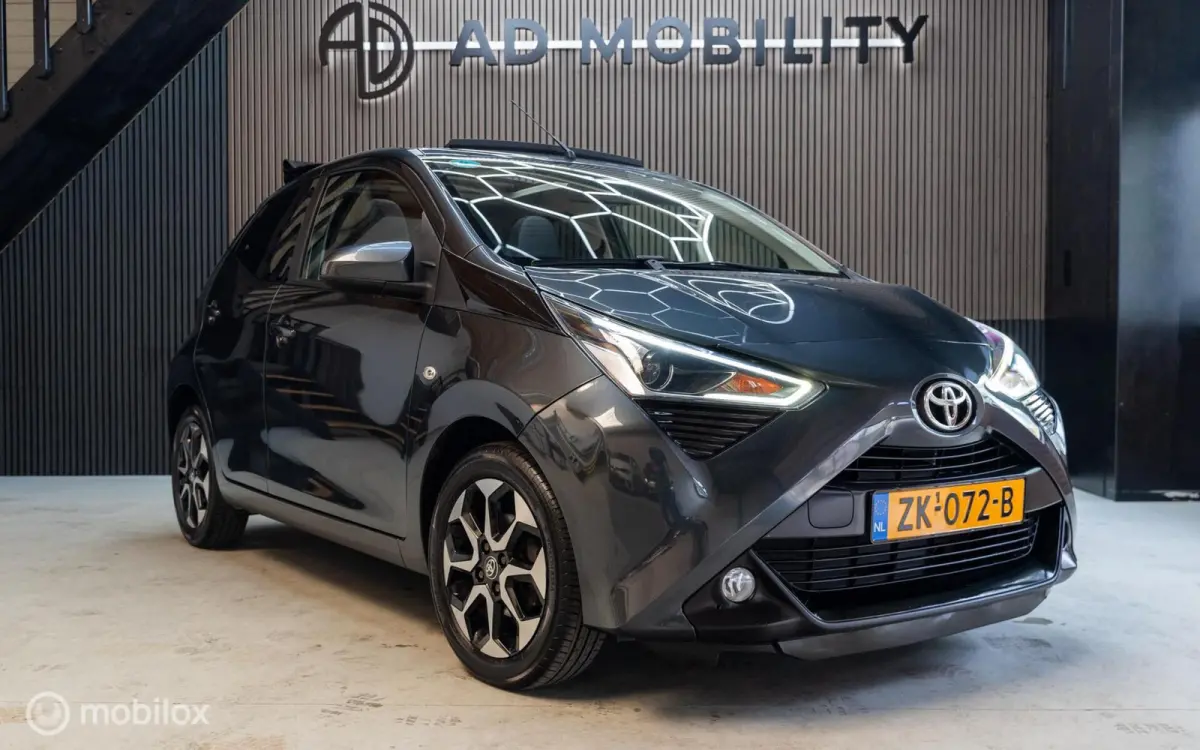 1.0 VVT-i x-cite Cabrio, Camera, Airco, DAB+