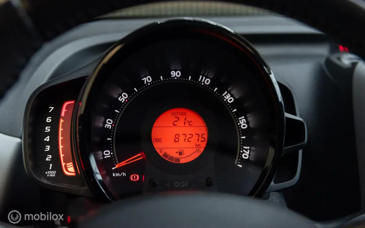 1.0 VVT-i x-cite Cabrio, Camera, Airco, DAB+
