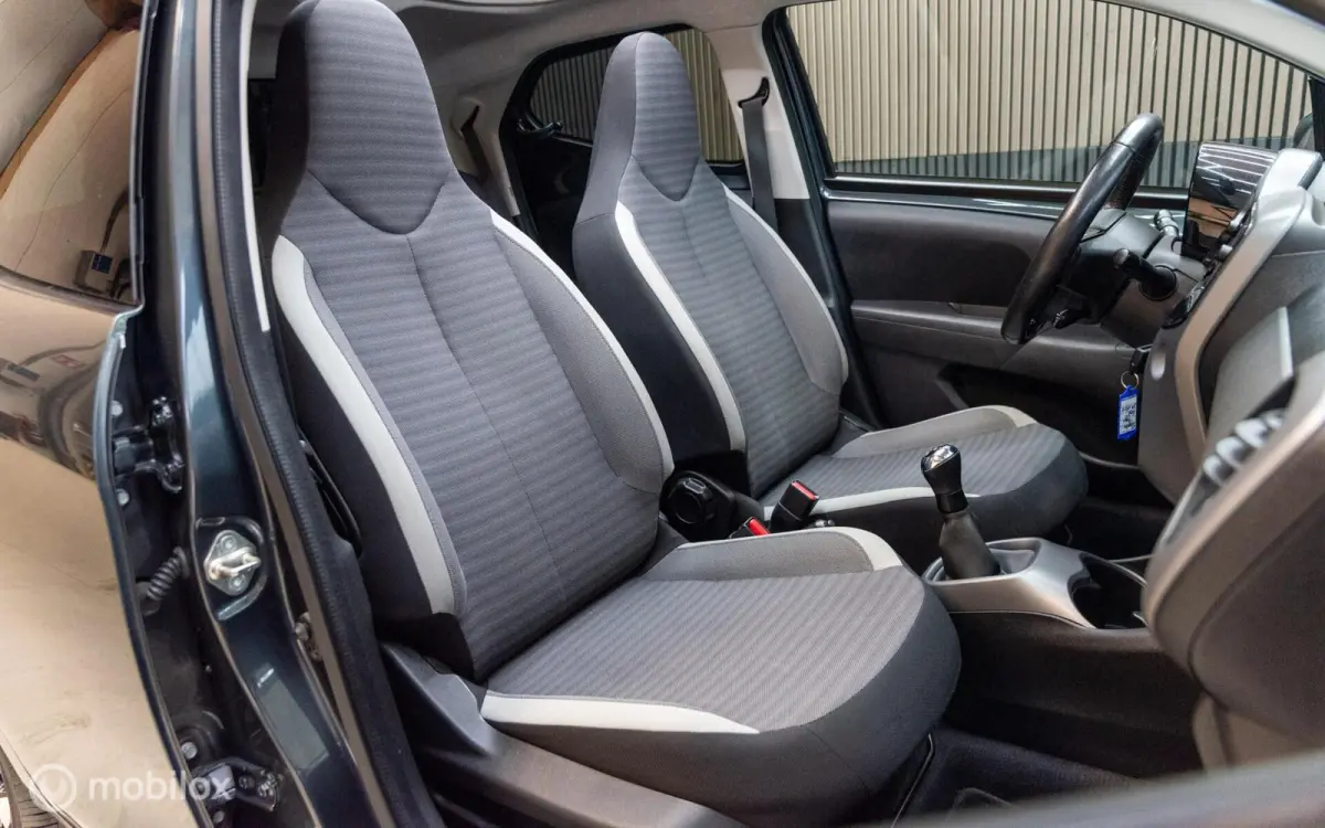 1.0 VVT-i x-cite Cabrio, Camera, Airco, DAB+
