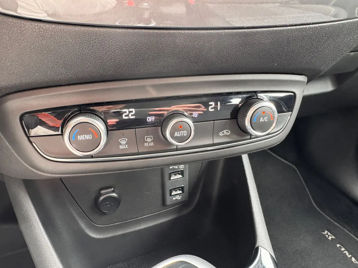 1.2 Turbo Elegance 110PK | Lage km stand! | Parkeersensoren | Navigatie | Cruise Control | Apple Carplay / Android Auto | AGR-Bestuurdersstoel | | Buitenspiegels elektrisch verstel- en verwa