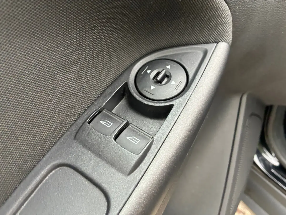 1.0 Trend | 103.000 km + Airco + Stoel verw. Nu € 6.975,-!!!