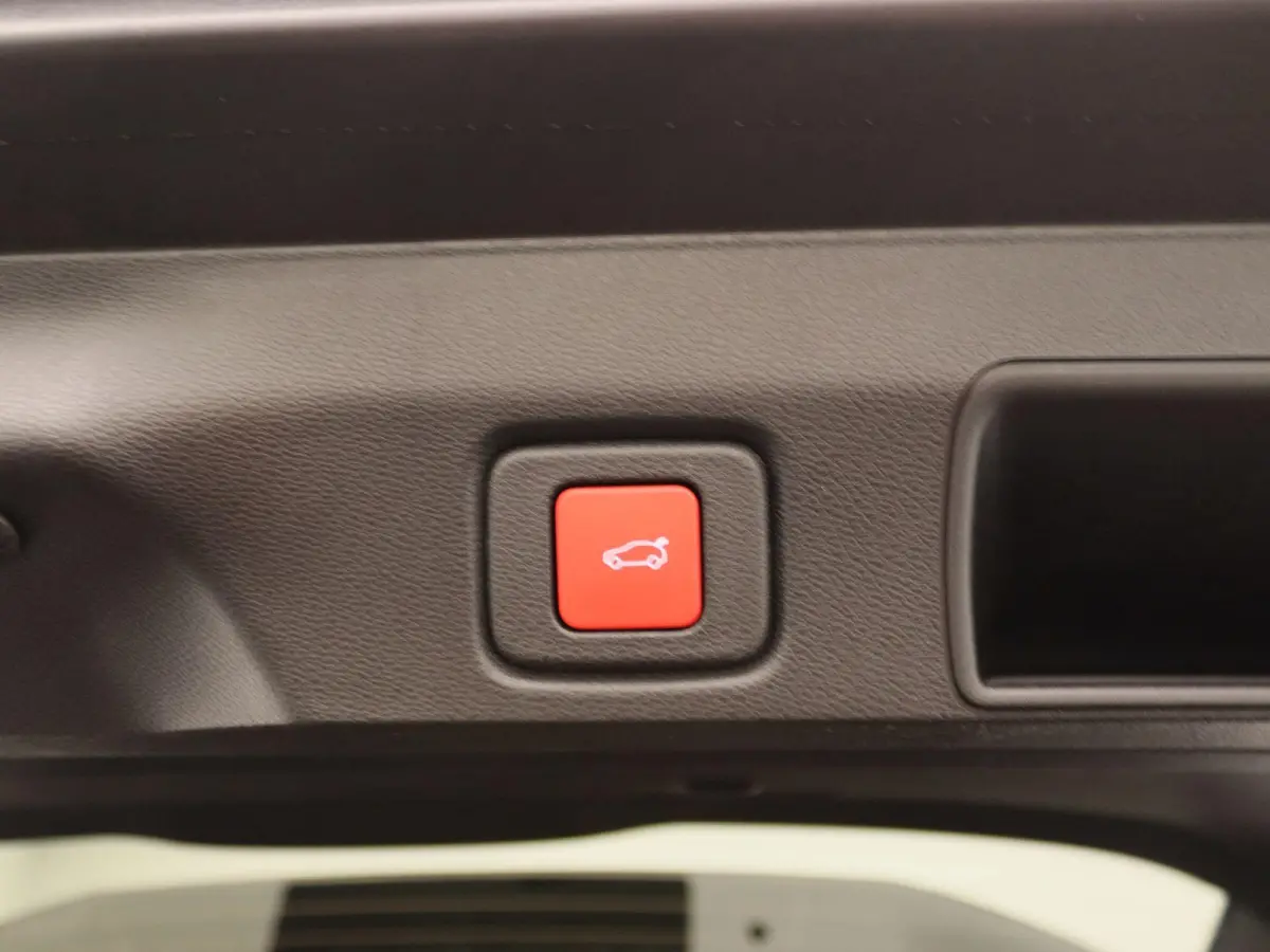 1.6 e-Hybrid Plug-In First Edition | Open dak | Demo | Tot 8 jaar garantie |