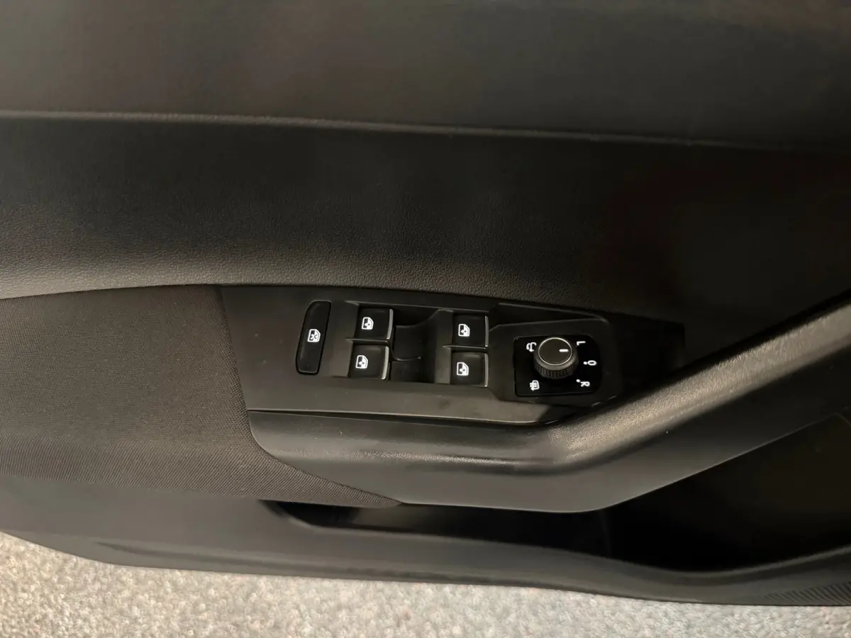 1.0 TSI R-LINE|NAVIGATIE|ECC AIRCO|PANORAMA|CRUISE