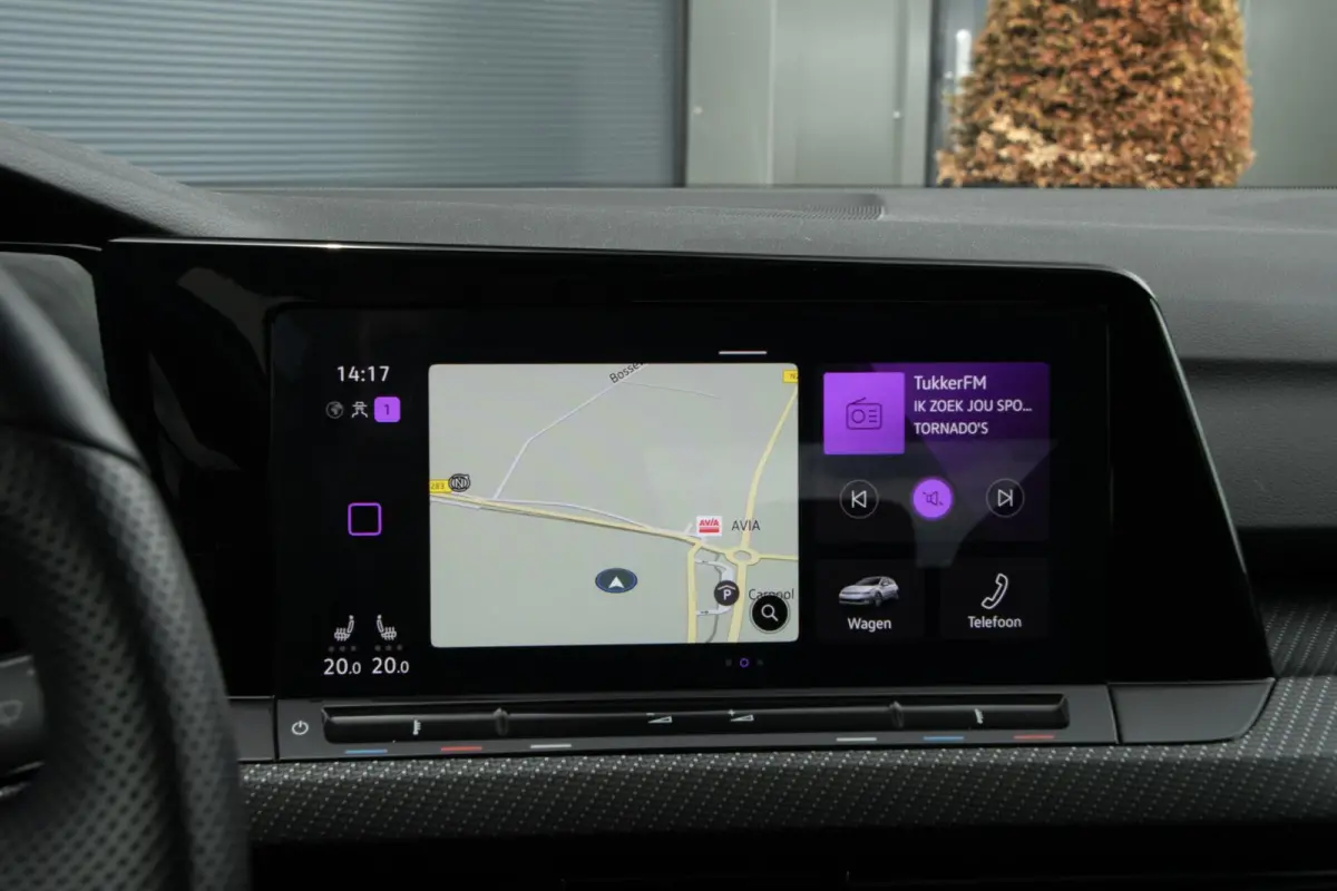 1.5 eTSI R-Line | Pano | DAB | HUD | Camera