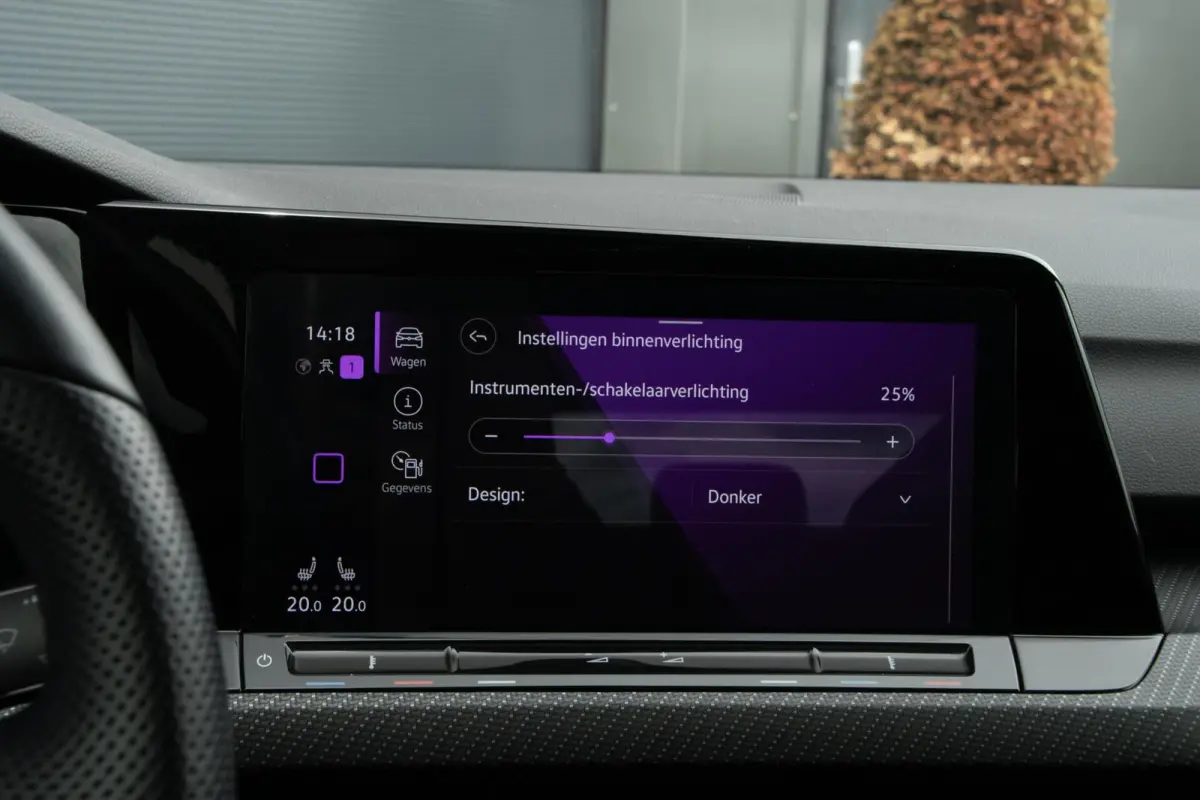 1.5 eTSI R-Line | Pano | DAB | HUD | Camera