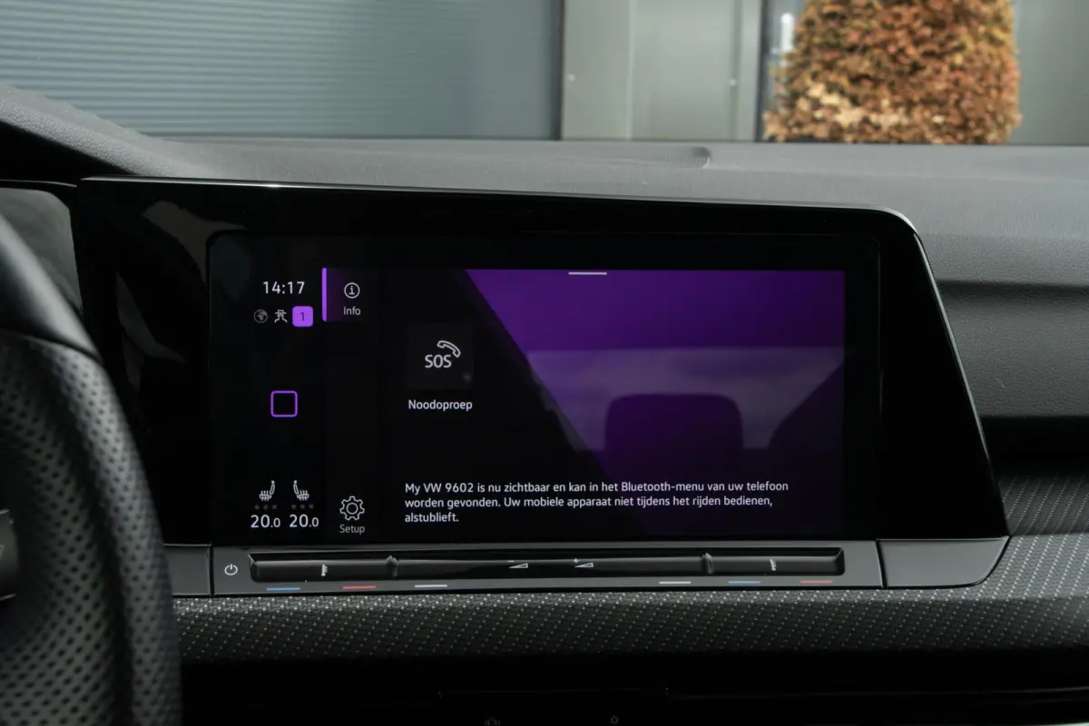 1.5 eTSI R-Line | Pano | DAB | HUD | Camera
