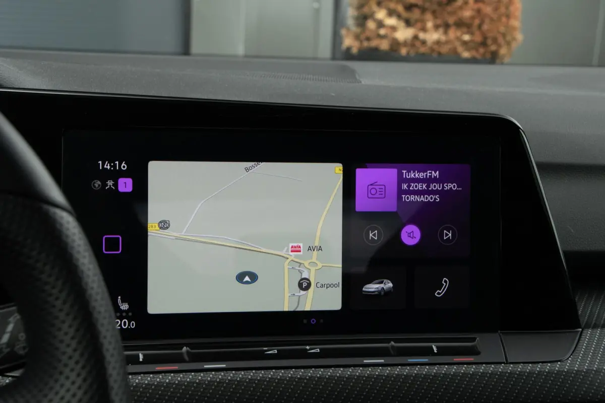 1.5 eTSI R-Line | Pano | DAB | HUD | Camera