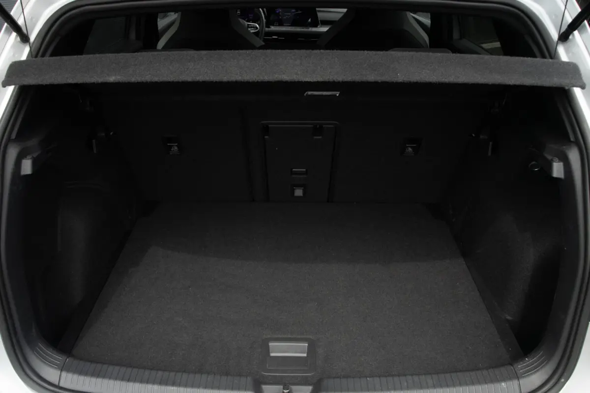1.5 eTSI R-Line | Pano | DAB | HUD | Camera
