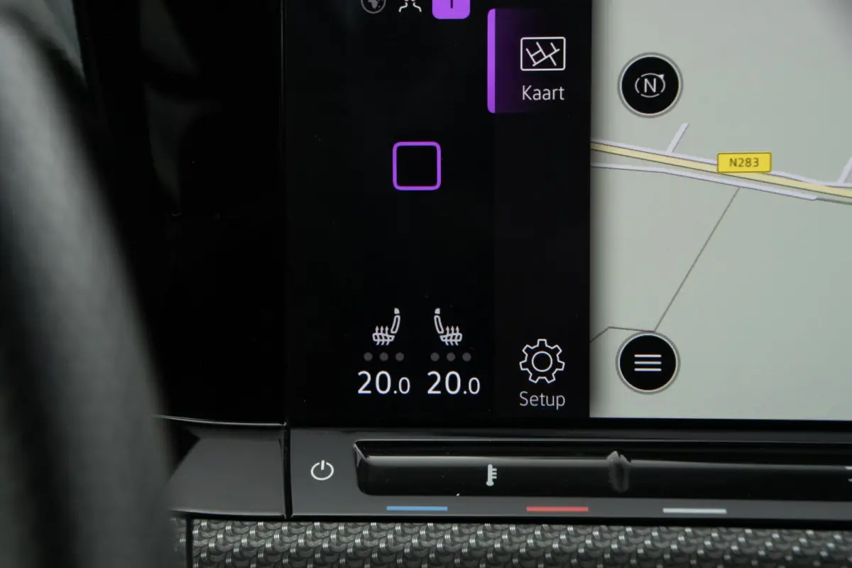 1.5 eTSI R-Line | Pano | DAB | HUD | Camera