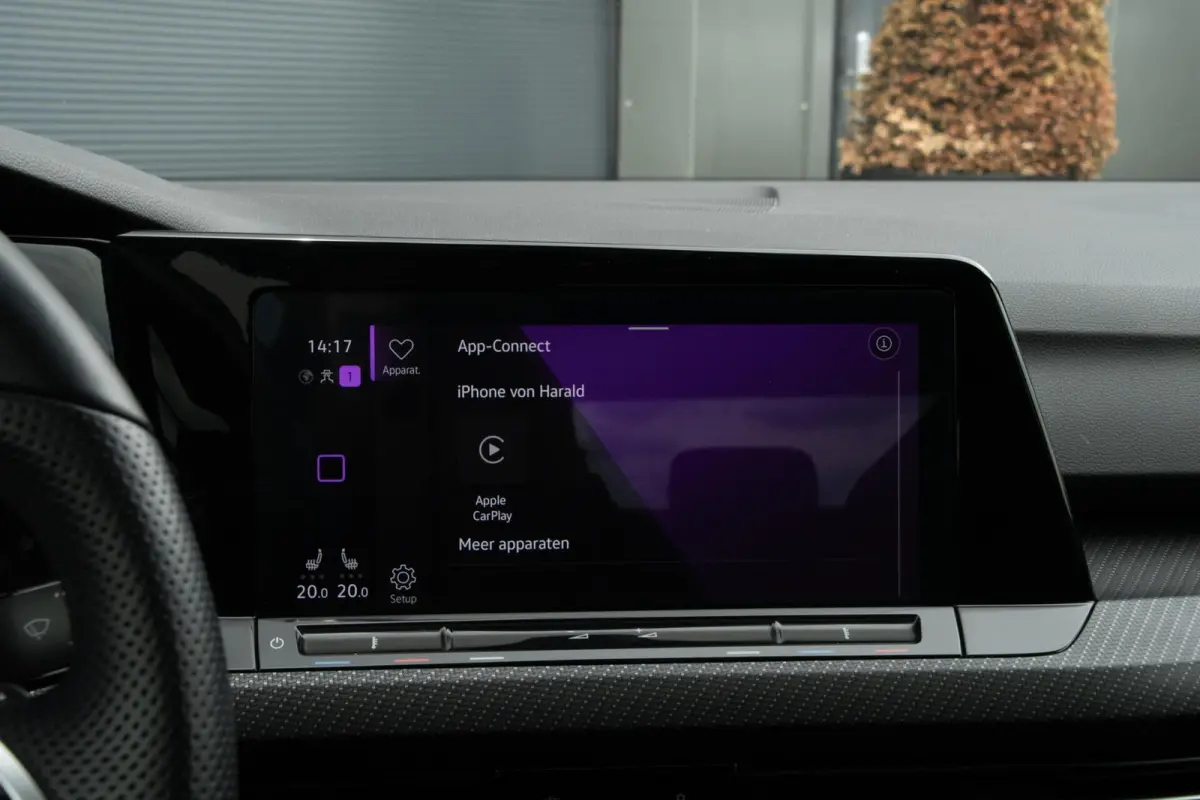 1.5 eTSI R-Line | Pano | DAB | HUD | Camera