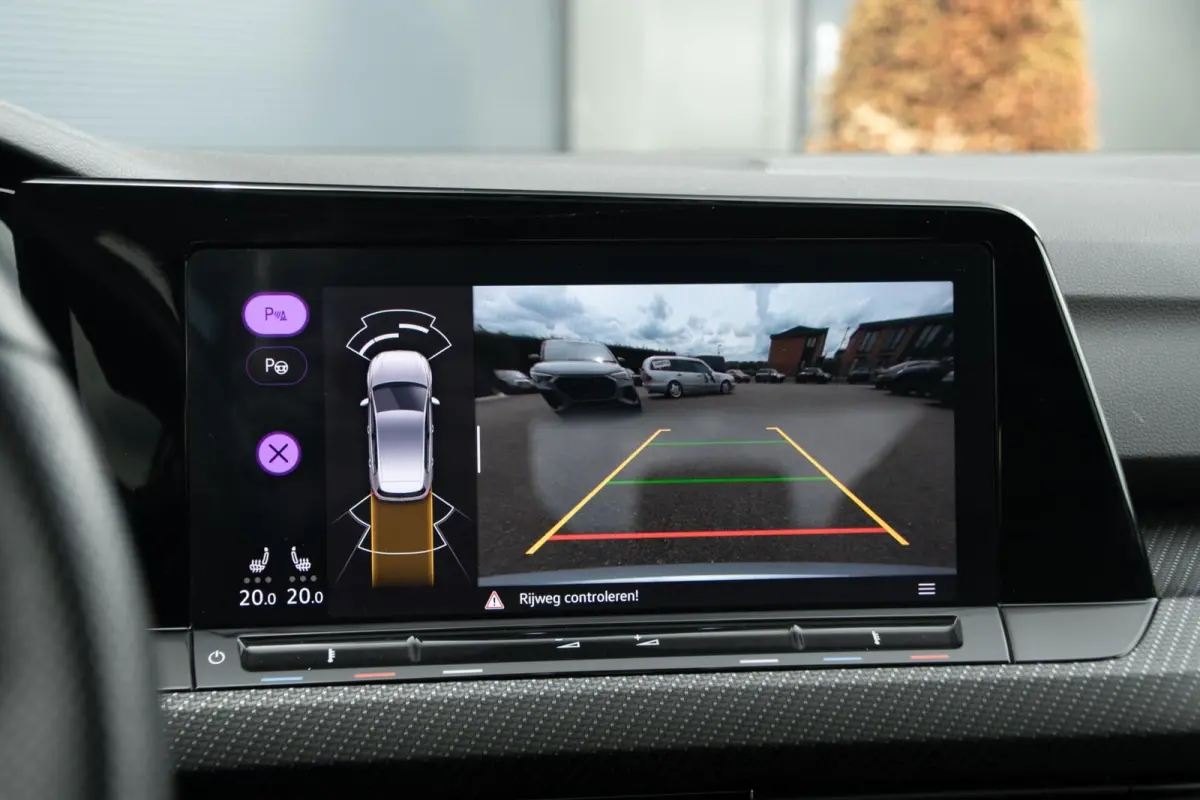 1.5 eTSI R-Line | Pano | DAB | HUD | Camera