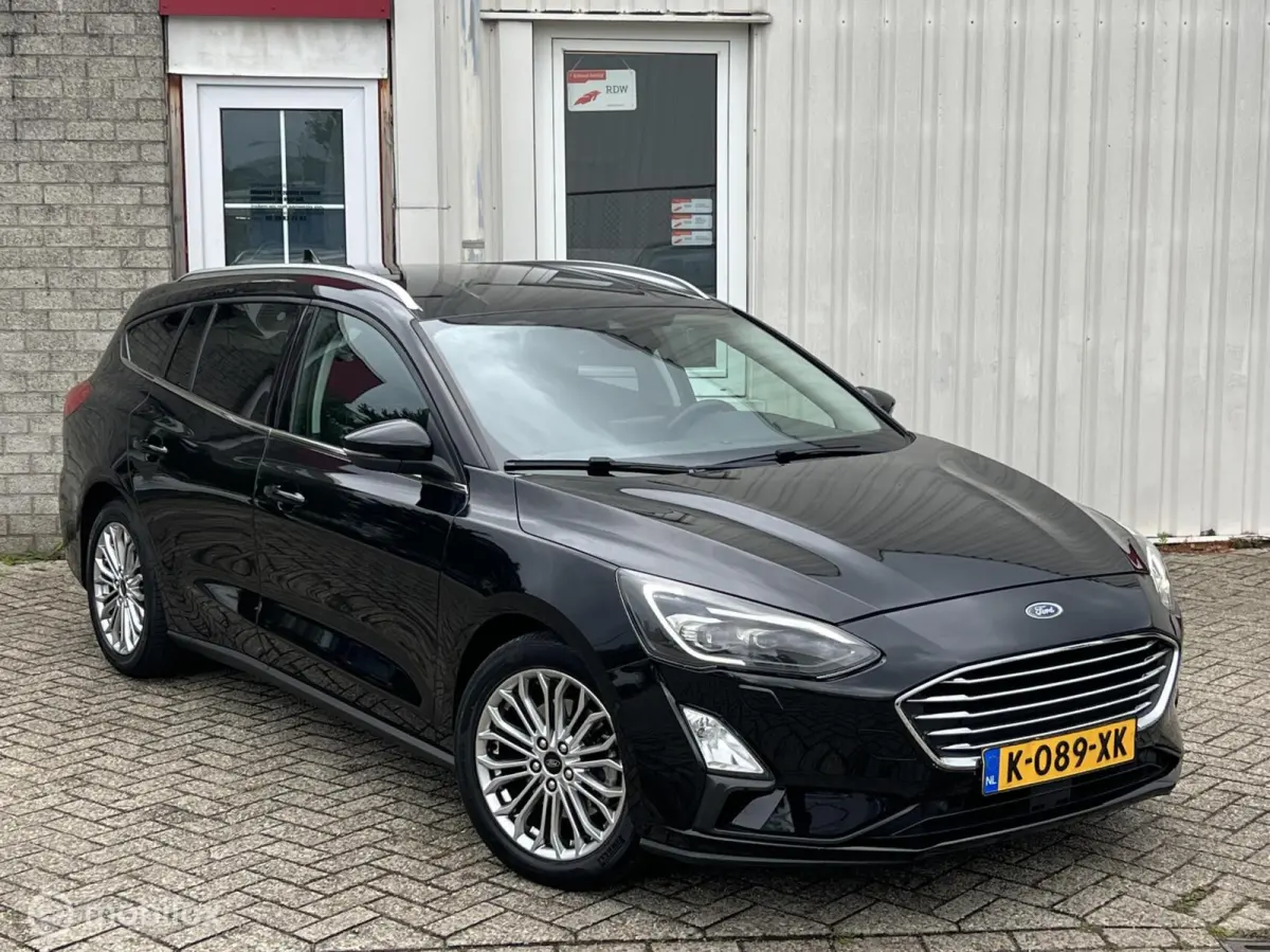 1.0 EcoBoost Titanium Buss. Volle uitvoerin