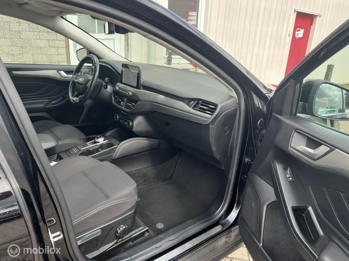 1.0 EcoBoost Titanium Buss. Volle uitvoerin
